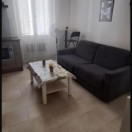 Апартаменти French Riviera Boutique *